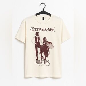 Fleetwood Mac “Rumours” Distressed Tee | Hot Topic | L | Off-White